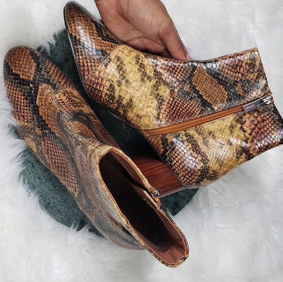 Topshop "Babe" Snake bootie with polished wooden heel size 10.5 - Picture 7 of 7